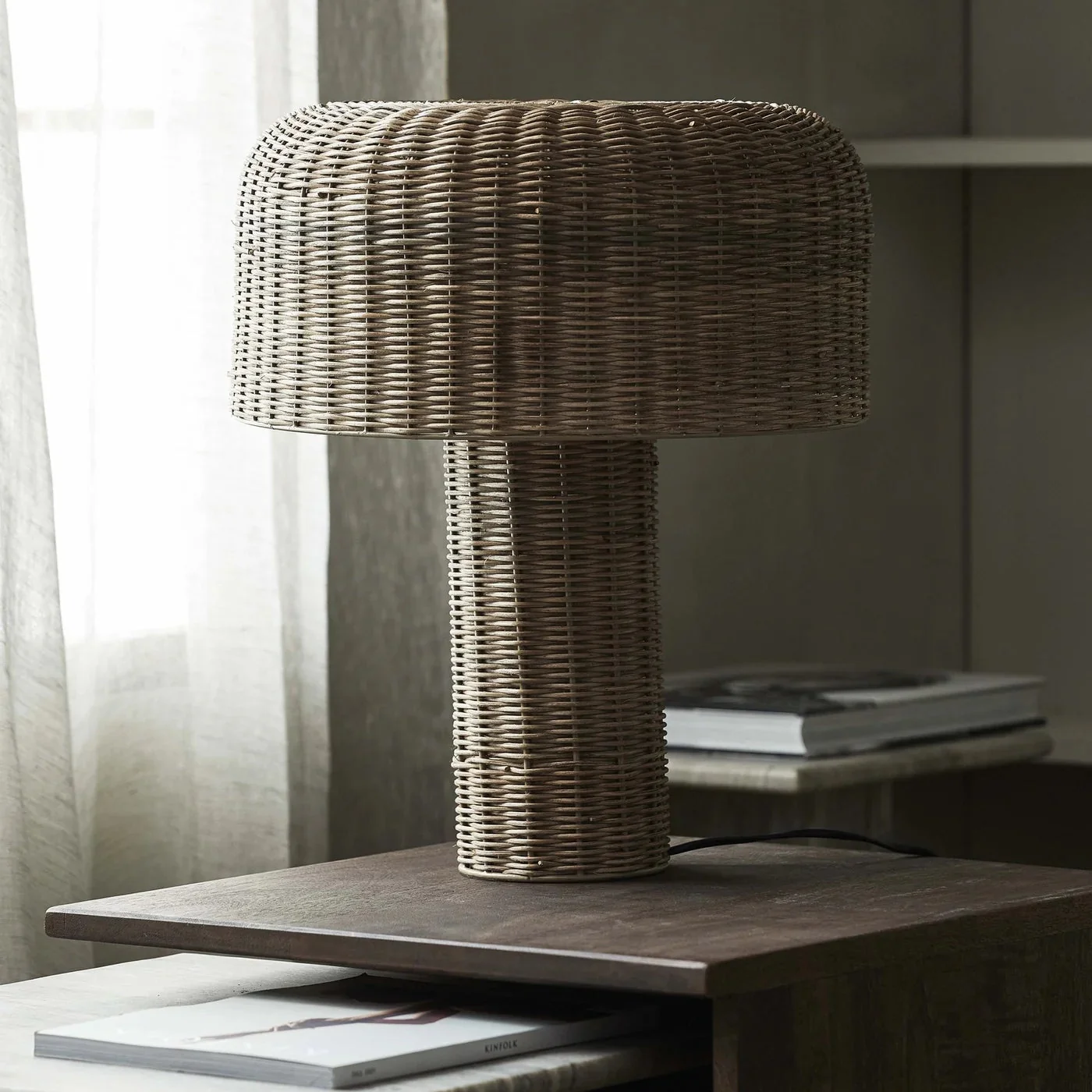 ATUM Table Lamp - Image 3