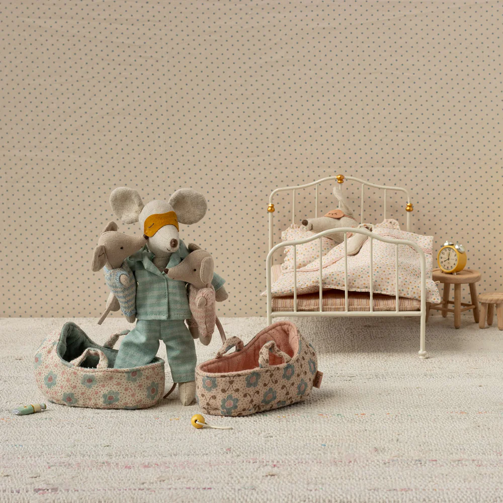 Baby Mouse In Carry Cot - Blue - Image 2