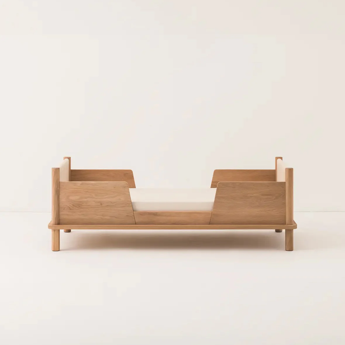 Latitude Junior Bed Set in Solid Oak Wood (two bed rails) - Image 4
