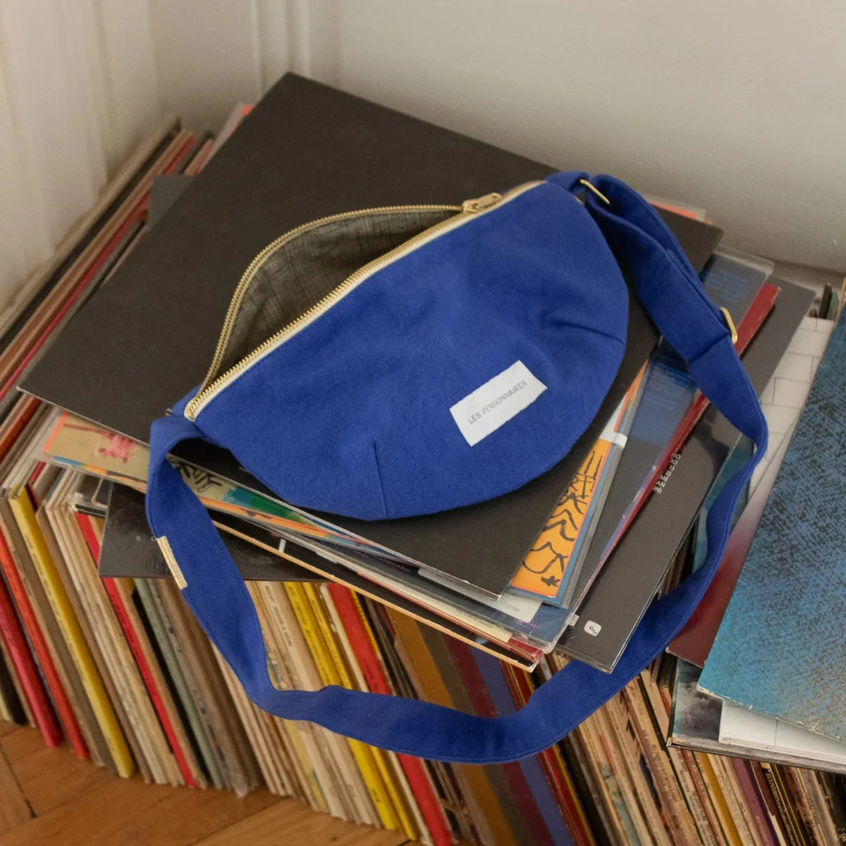 Banana Bag in Organic Ultramarine Blue Cotton Canvas - Image 3