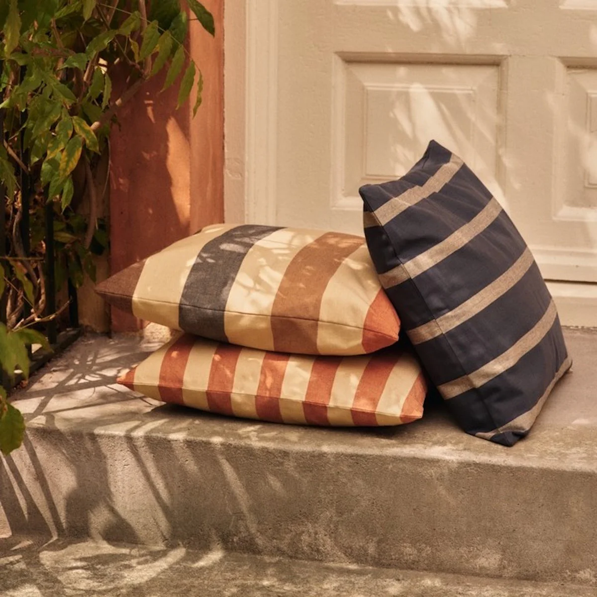 Strand Outdoor Cushion - Cashmere/Mocha/Indigo Blue - Image 2