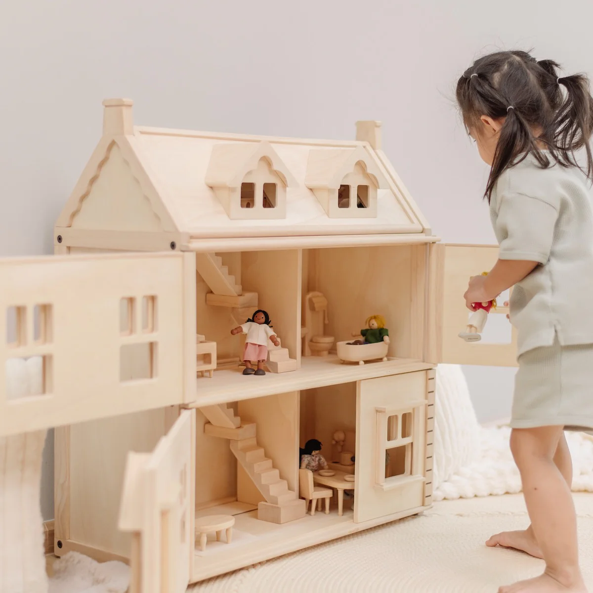 Victorian Dollshouse - Image 2